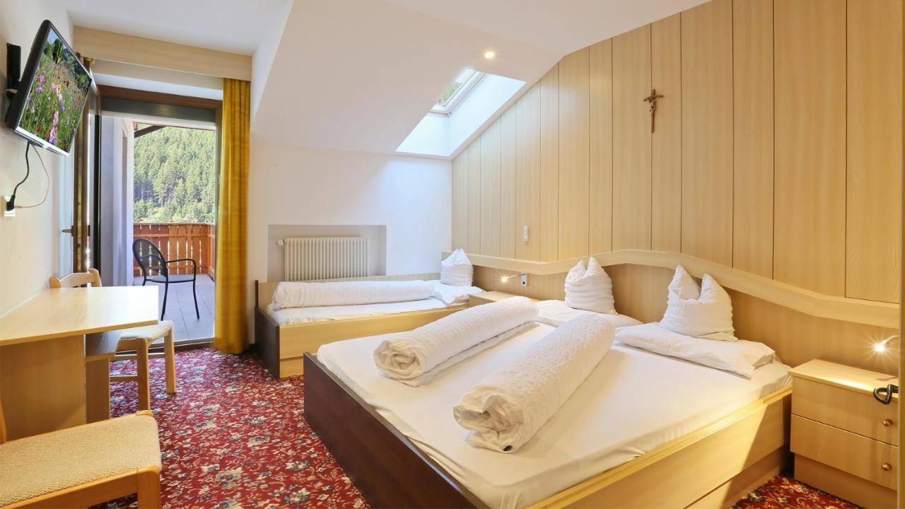 Pension Alpenhof B&B Colle Isarco Exterior photo